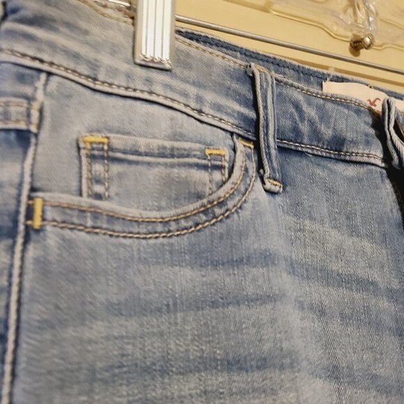 Hollister | Junior's High Rise Super Skinny Distressed Jeans (Size 9L) - Picture 7 of 14